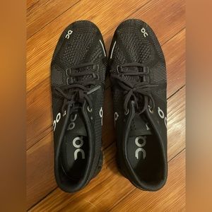 Womens on cloud running shoes!!